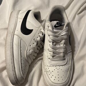 Nike White and Black Sneakers